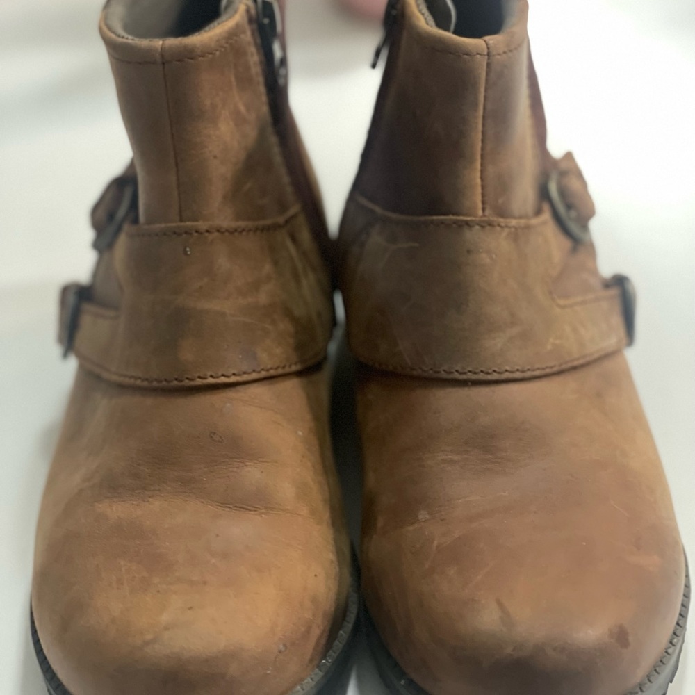 Eddie Bauer women’s Leather Stillwater Ankle Boots, Size 8.5